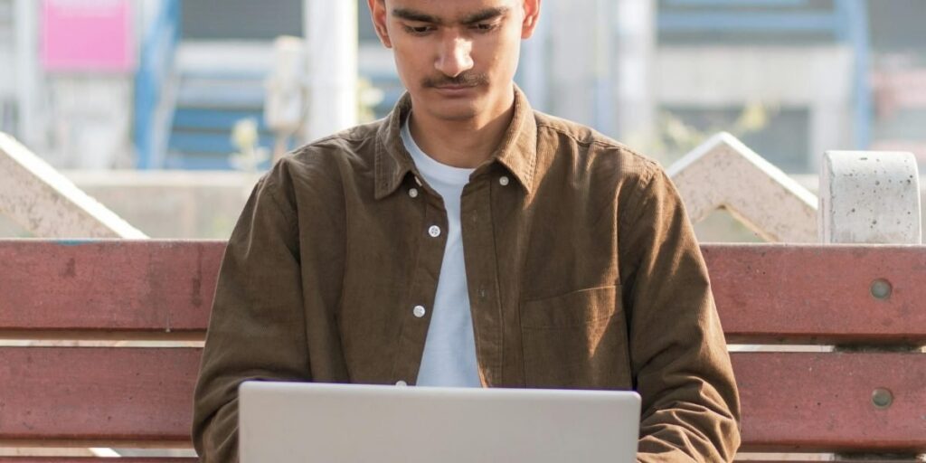 This guide shows how to turn Indeed from a noisy listings feed into a focused pipeline for legitimate online sales jobs in 2026. It covers practical tactics — f...